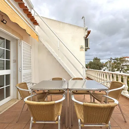 Typical House By Homing Apartment Altura